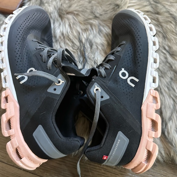 On cloud gently used inside the house on the treadmil - Picture 5 of 8